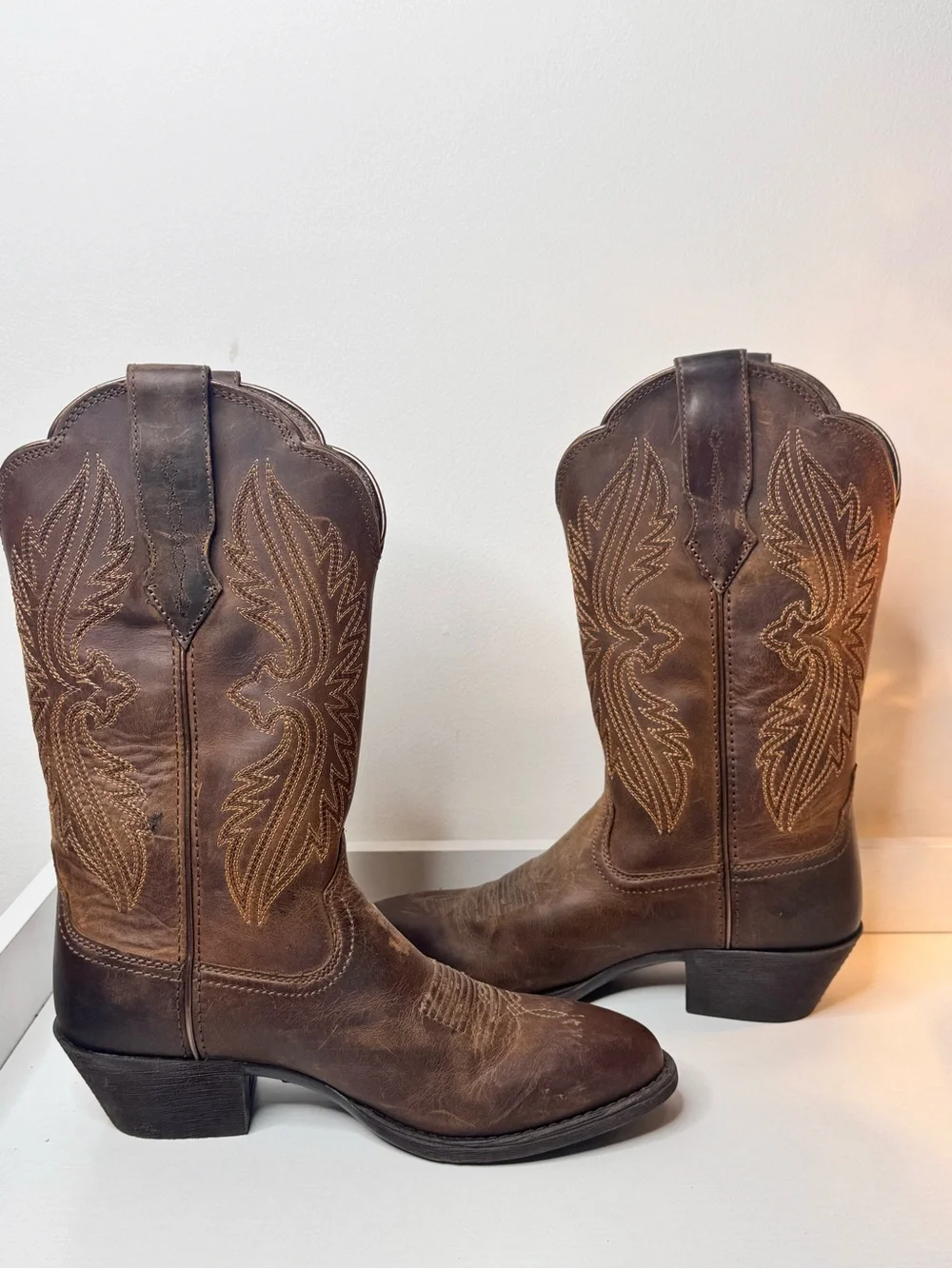 NWOT Ariat Brown Embroidered Leather Western Cowboy Boots - Picture 3 of 8